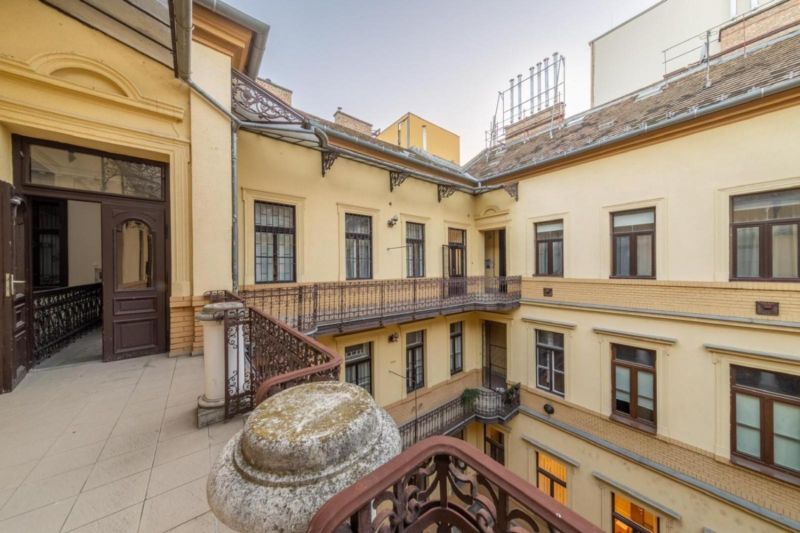 Sass Glamour Apartment Next To St Stephen Basilica S1 Budapest Exterior foto